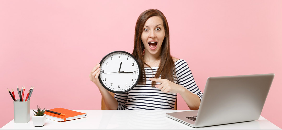 Femme horologe bureau